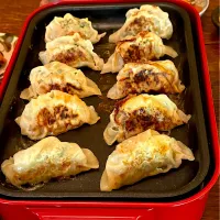 晩ごはん♯餃子🥟♯ブルーノ♯ホットプレート|小松菜さん