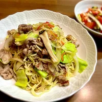 塩豚焼きそばと大根きゅうりトマトサラダ|リフルシャッフルさん