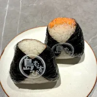 石垣島の島むすび(島とうがらしあぐー豚の肉味噌＆シークワサーと柚子胡椒の焼鮭)|ちぃさん