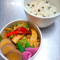 🫑青椒肉絲とむかごご飯弁当🍱|ゆきさんさん