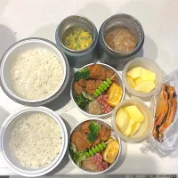 鶏の唐揚げ
焼売
やみつきキャベツきゅうり(塩昆布)
卵焼き
シャウエッセン
ブロッコリー
枝豆
のり弁
🍎
スープ(オニオン・たまご)
ホットサンド|ayumomさん