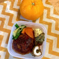 明日の夜、沖縄から帰ってくるであろう朔ちゃん用に残りを詰めたミニミニお弁当❤️|さくたえさん