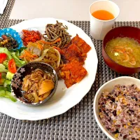 韓国料理のワンプレートですがスープだけは美味しい日本の味噌汁😋|Hi-Niさん