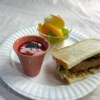 チアシードとみちかのヨーグルト|かっちゃん杉さん