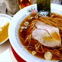 【2025年4月開業】 
【荻窪の本店は1949年創業】 
【完全キャッシュレス対応】 
荻窪中華そば 春木屋 恵比寿店 
中華そば (950円) 
＋ミニ春木屋昭和カレー (380円) @恵比寿1分 
(JR渋谷駅から徒歩18分)
25329
〈醤162塩54噌󠄀23タ11昆9出15 F18冷27混5つ3焼1ポ1〉|大脇さん