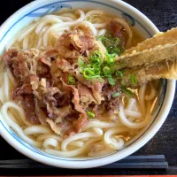 肉ごぼう天うどん|サンドウィッチ伯爵さん