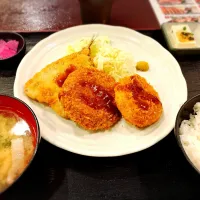 本日の日替り フライ３点盛（あじ・コロッケ・メンチ） ¥900|Blue Moon Caféさん