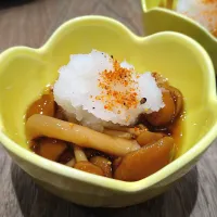 なめこおろし|古尾谷りかこさん