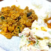 ドライカレーとポテサラ|kazzz3さん