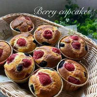 ラズベリーとマルベリーのカップケーキ🧁