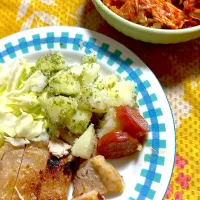 トンテキレモン🍋麹漬け焼き　粉吹き芋の青のりまぶし　人参🥕　キャベツ🥬　キャベツキムチ|4jinoanataさん