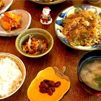 晩ごはん♯麻婆春雨♯金時豆♯自家製キムチ| 小松菜さん