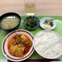 寮の朝ごはん😋ロールキャベツのトマト煮|すかラインさん