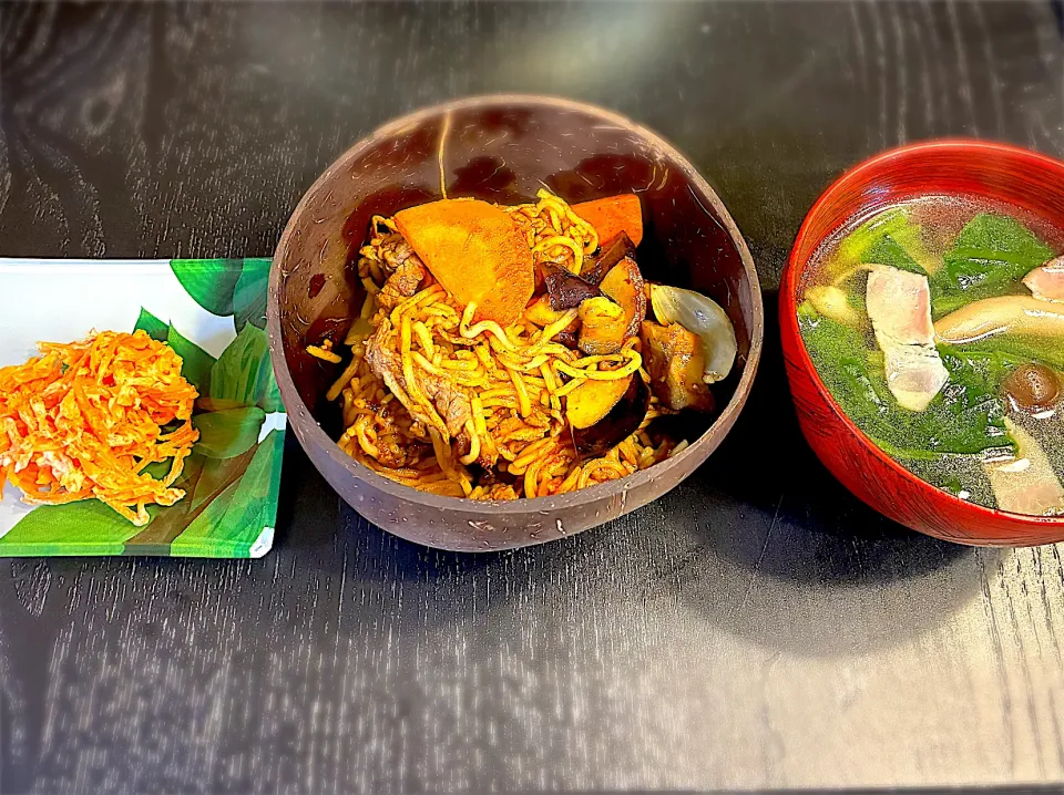 にんじんシリシリ、ナスにんじんの焼きそば、しめじとほうれん草のスープ|なみさん