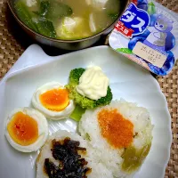 🍙おにぎり朝食|すくらんぶるえっぐさん