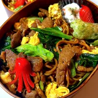 卵とキャベツのソース焼きそば弁当|KUMIさん