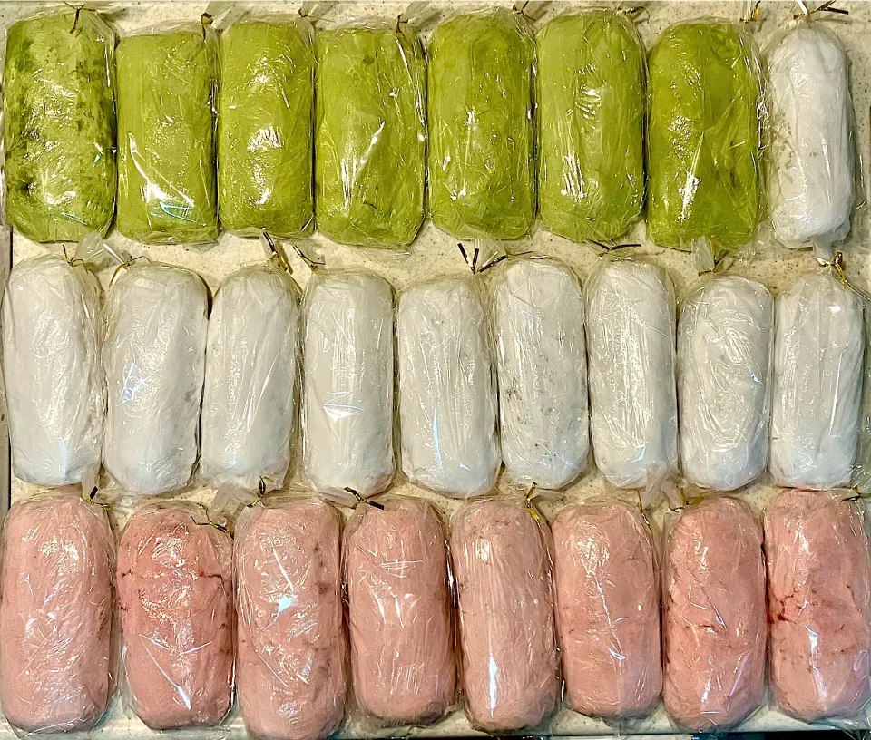 元祖白🤍と抹茶🍵といちご🍓のシュトーレン💕|ユキちゃんさん