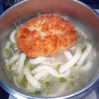 みぞれ仕立てのなめ茸と豚ひき肉入りとろみ付きコロッケうどん|darkbaronさん