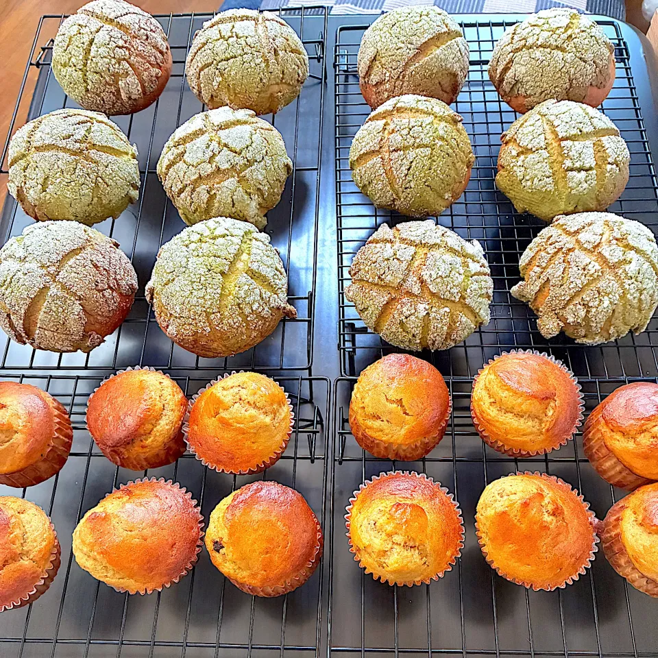 抹茶メロンパンとバナナマフィン|みほままこさん