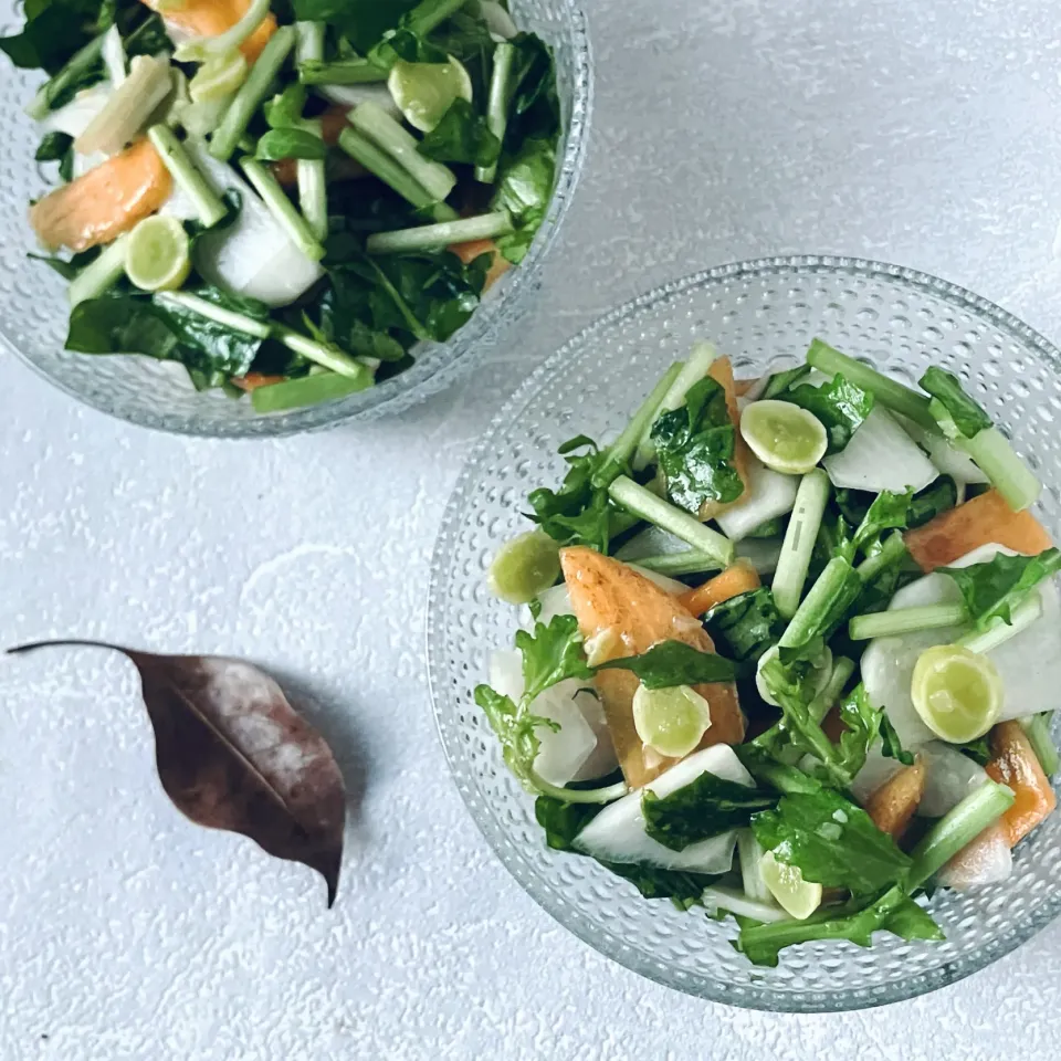 柿＋ルッコラ＋かぶのサラダ|izoomさん