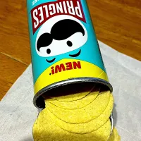 筒の色かわいい #おやつ　プリングルス クリームチーズ&ハーブ味|ms903さん