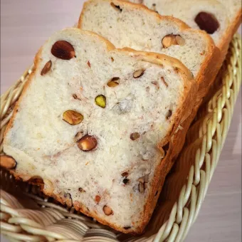 Snapdishの人気料理写真:🥜ミックスナッツ食パン🥜