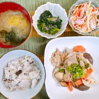 豚肉とれんこんのごま味噌マヨ炒め♡スパゲッティサラダ♡ほうれん草のごまあえ♡お味噌汁♡|まゆかさん