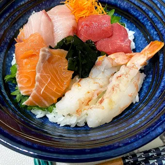 Snapdishの人気料理写真:海鮮丼