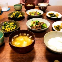 牛肉とブロッコリーのオイスターソース炒め、ほうれん草とコーンのバターソテー、小松菜とツナの和え物| タロッカ主夫見習いさん