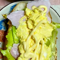 レタスハム玉子サンド🎃|すくらんぶるえっぐさん