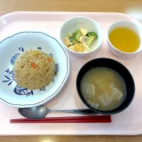 カレーピラフ、ブロッコリーとゆで卵のサラダ、洋風スープ（キャベツ、にんじん）|syasyo9_biyoriさん