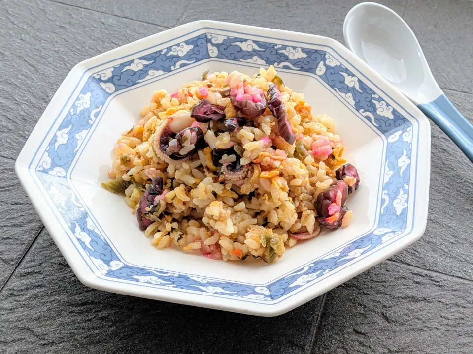 余ったお寿司で寿司チャーハン|家飲み♥ちよ｜旧ぶりてりあさん