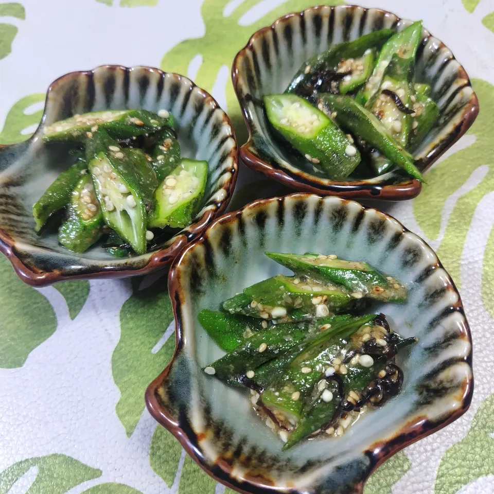 ぎんさんのお料理オクラで塩昆布レモン作ってみました✨|rikako♪。.:＊さん