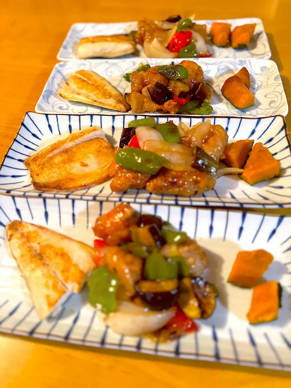 ４人分の節約おかずプレート|さらっと🍀さん