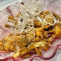 箸で裂けるスペアリブ|ぎんさん