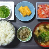 今日の朝ごはん（ごはんは新米・高知県産コシヒカリ、3種のポキ、厚焼き玉子、納豆、白舞茸とわかめのみそ汁、刻みすぐき）|Mars＠釜飯作り研究中さん