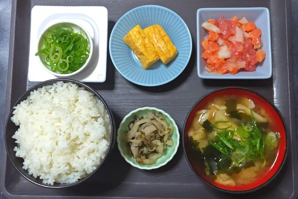 今日の朝ごはん（ごはんは新米・高知県産コシヒカリ、3種のポキ、厚焼き玉子、納豆、白舞茸とわかめのみそ汁、刻みすぐき）|Mars＠釜飯作り研究中さん