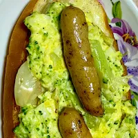 🥦ブロッコリー卵サラダドッグ🌭|すくらんぶるえっぐさん