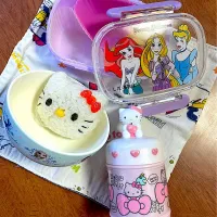 キティちゃんおにぎり🍙🎀|かなさん