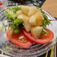夫作　誕生日ディナー🍽️ 桃のサラダ〜レモンドレッシング和え〜