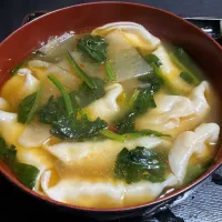 大根と蓬蓮草のスープ餃子|たまさん