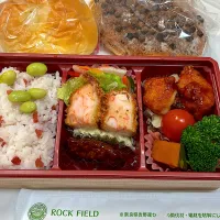 海老カツヤンニョムチキン弁当&クリームパン.クッキークリームパン|なおさん