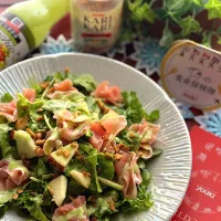 ルッコラとリンゴのピスタチオドレッシングサラダ🥗