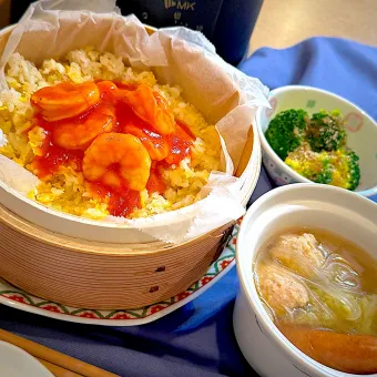 Snapdishの人気料理写真:蒸して作った海老チリ炒飯風ご飯