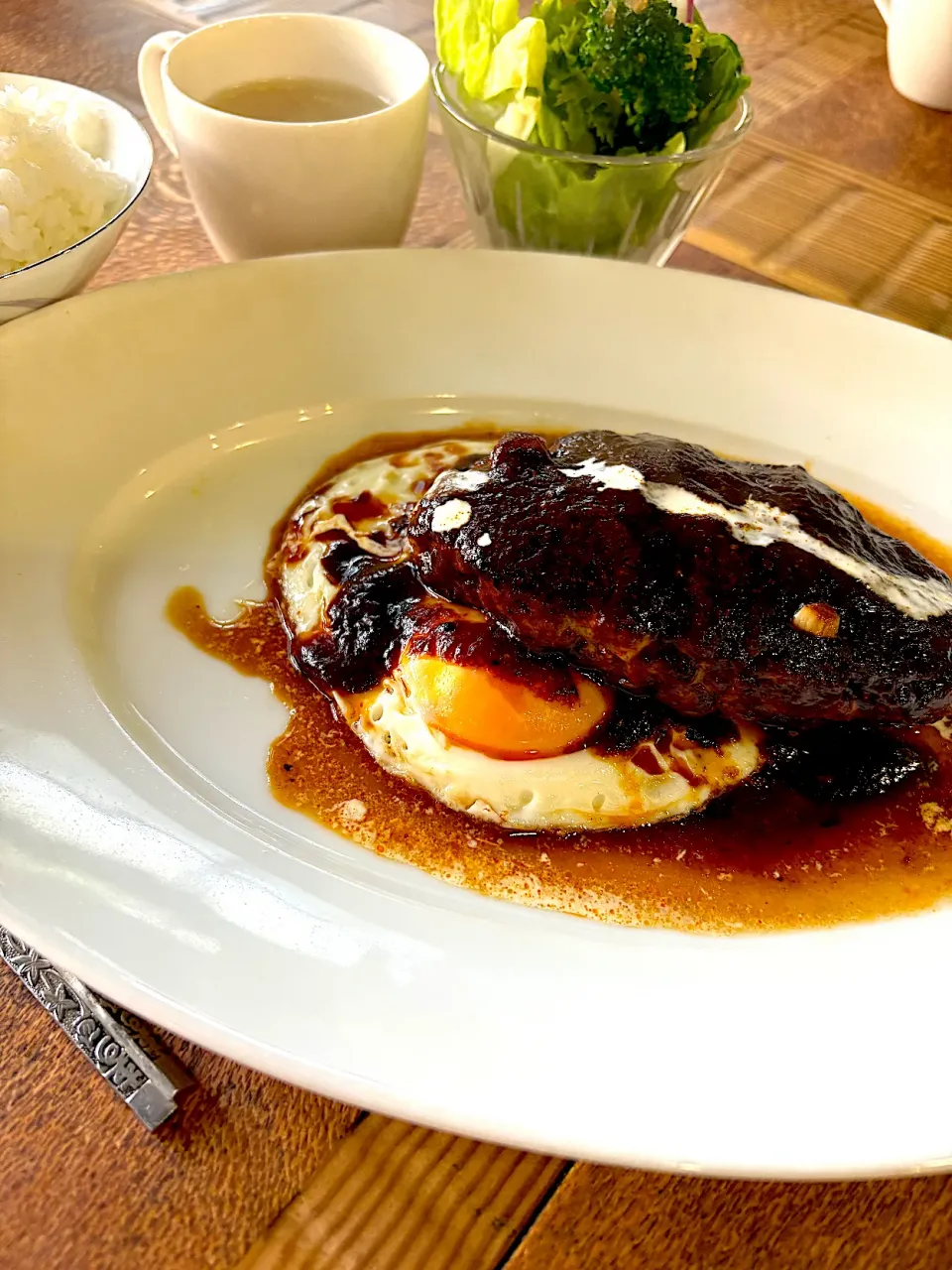 ハンバーグランチ𓌉◯𓇋  𓈒 𓏸|おかちさん