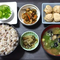 今日の朝ごはん（十五穀ごはんにつみれ煮、切り昆布煮、納豆、しじみのみそ汁、刻みすぐき）| Mars＠釜飯作り研究中さん