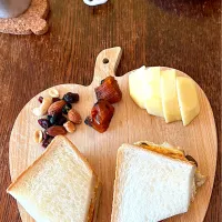 朝ごはん♯オムレツサンド| 小松菜さん