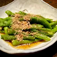 甘とう美人(ｼﾞｬﾝﾎﾞｼｼﾄｳ)の焼き浸し|mottoさん