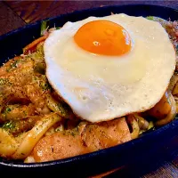 今日の麺好きランチは                                                「鉄板太麺焼きうどん」|mottoさん