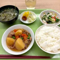 寮の朝ごはん😋肉じゃが|すかラインさん